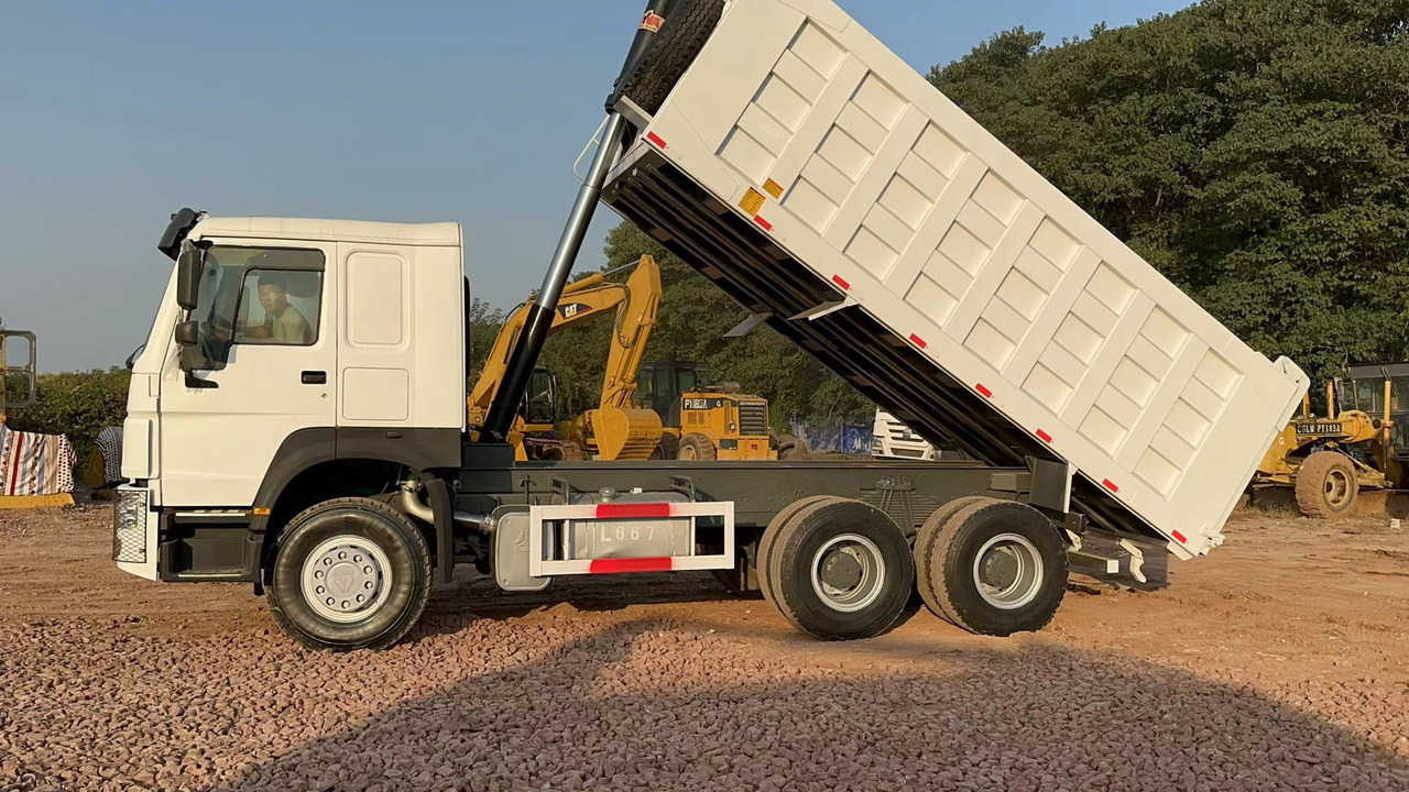 SINOTRUK HOWO 371hp 6x4 - Самосвал: фото 5 SINOTRUK HOWO 371hp 6x4 - Самосвал: фото 5
