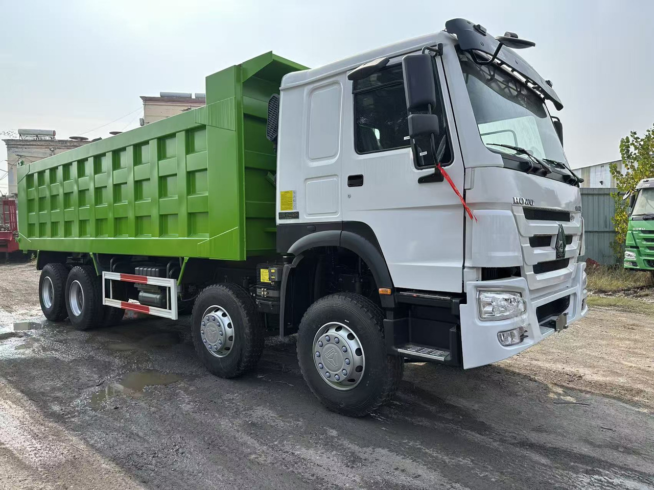 SINOTRUK HOWO 420HP 8X4 Tipper Truck - Самосвал: фото 4 SINOTRUK HOWO 420HP 8X4 Tipper Truck - Самосвал: фото 4