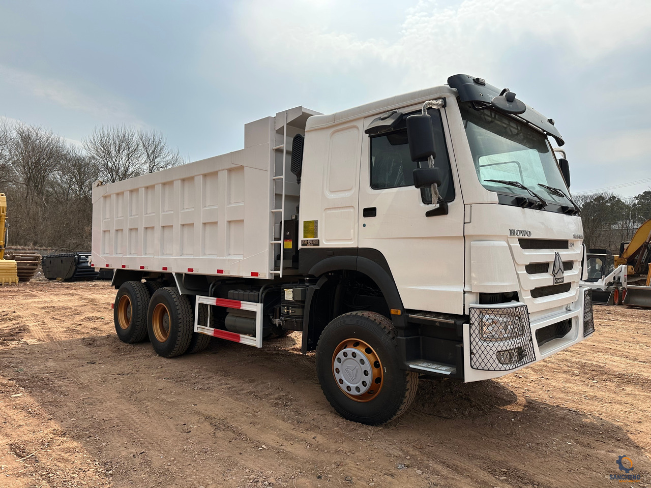 Самосвал для транспортировки тяжёлой техники SINOTRUK Howo Dump truck 371: фото 7