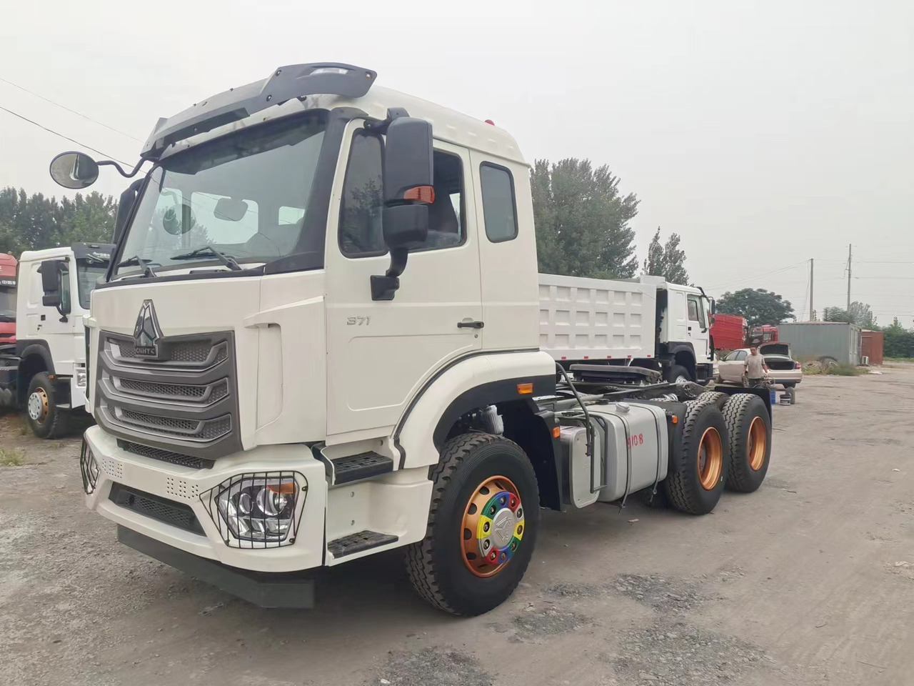 SINOTRUK HOWO 371hp 6X4 Tractor unit - Тягач: фото 2 SINOTRUK HOWO 371hp 6X4 Tractor unit - Тягач: фото 2