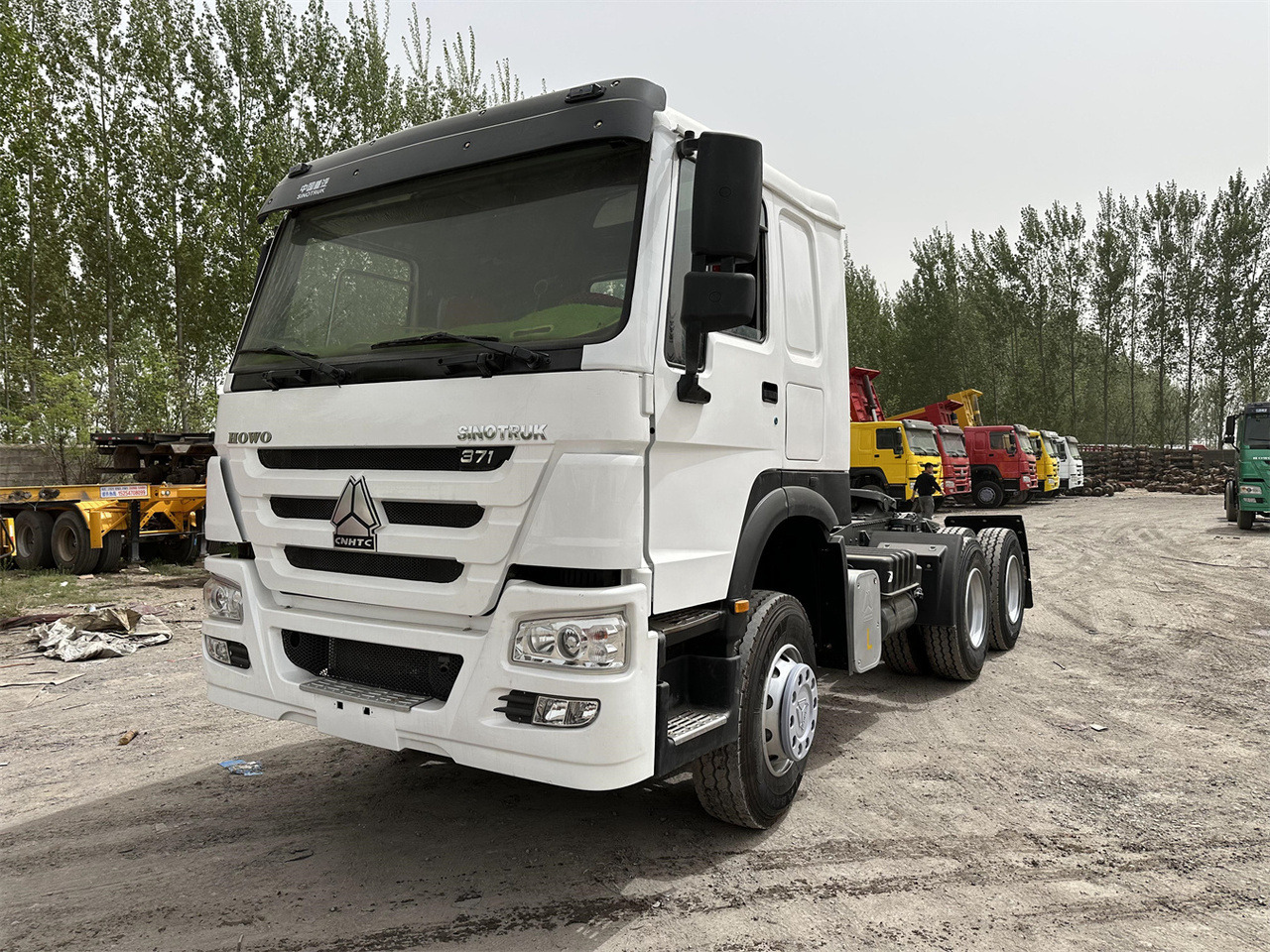 SINOTRUK Howo 371 Truck Head - Тягач: фото 2 SINOTRUK Howo 371 Truck Head - Тягач: фото 2