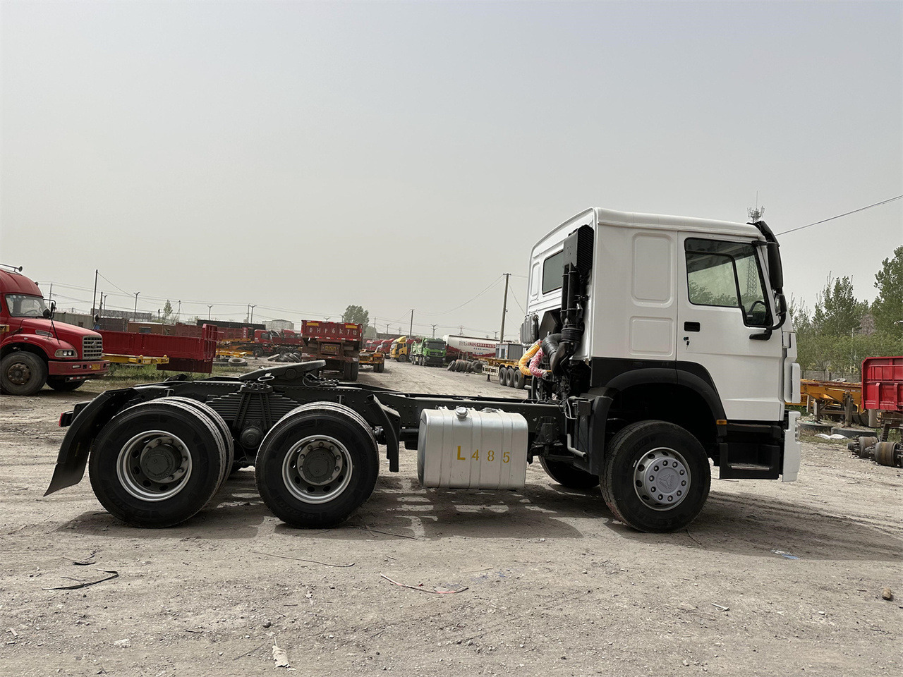 SINOTRUK Howo 371 Truck Head - Тягач: фото 4 SINOTRUK Howo 371 Truck Head - Тягач: фото 4