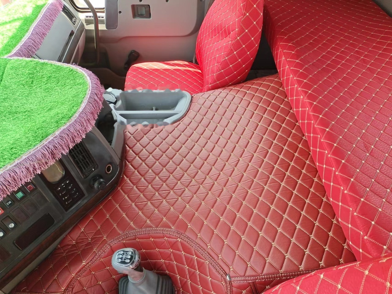 SINOTRUK Howo tractor unit 420 - Тягач: фото 5 SINOTRUK Howo tractor unit 420 - Тягач: фото 5
