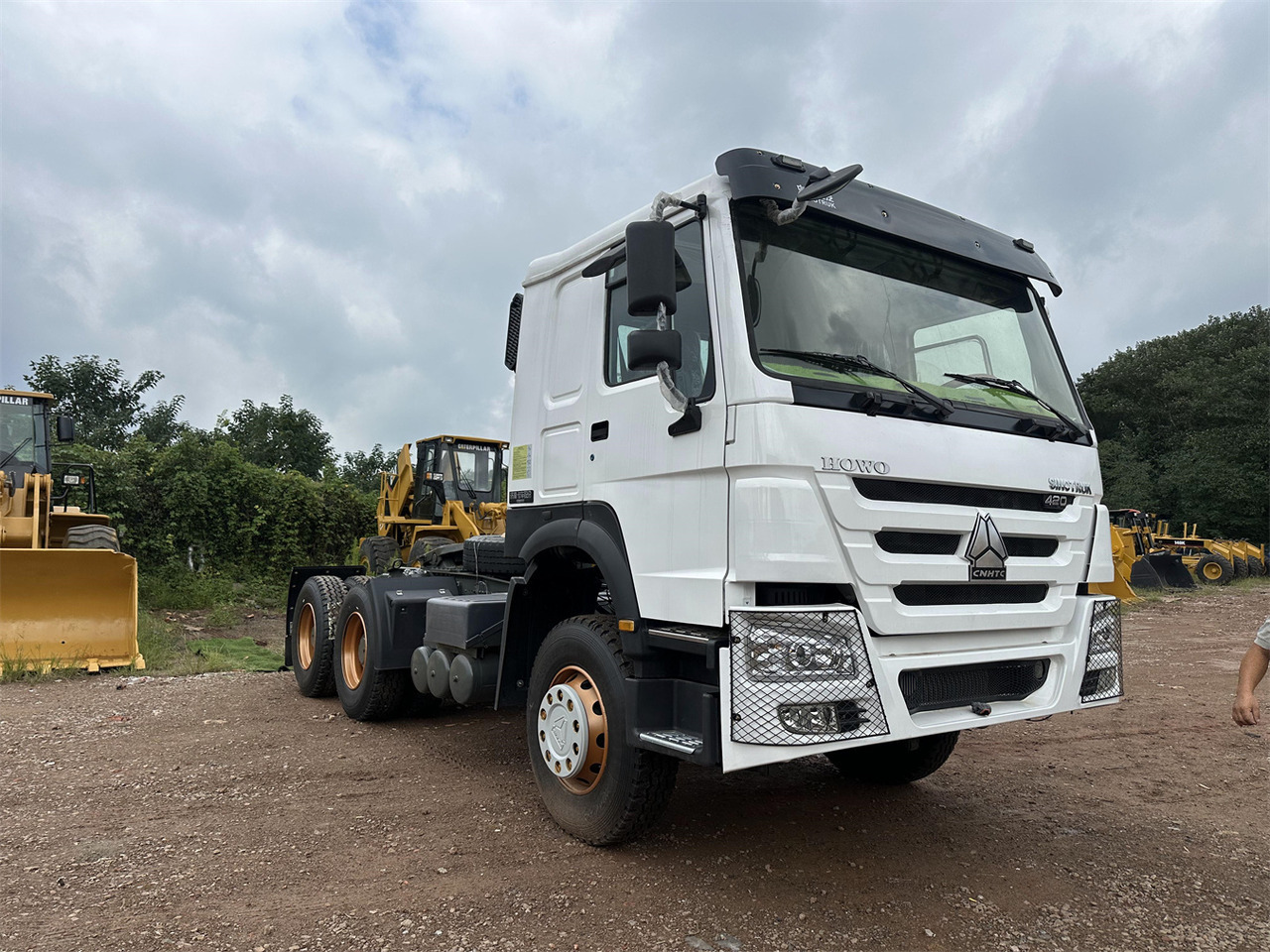 SINOTRUK Howo tractor unit 420hp - Тягач: фото 2 SINOTRUK Howo tractor unit 420hp - Тягач: фото 2