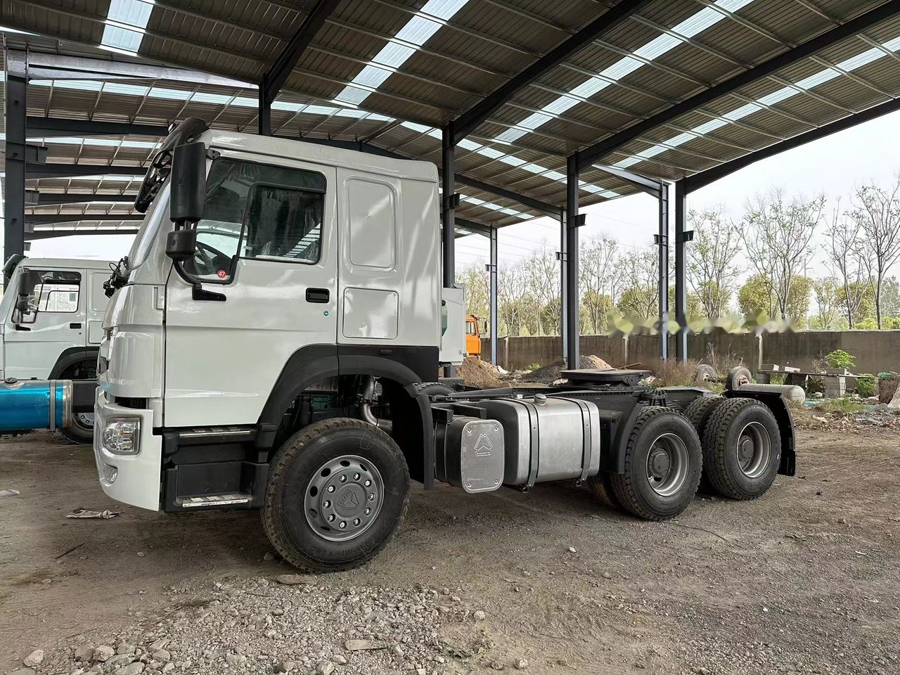 Sinotruk Howo 371 Truck Head - Тягач: фото 5 Sinotruk Howo 371 Truck Head - Тягач: фото 5