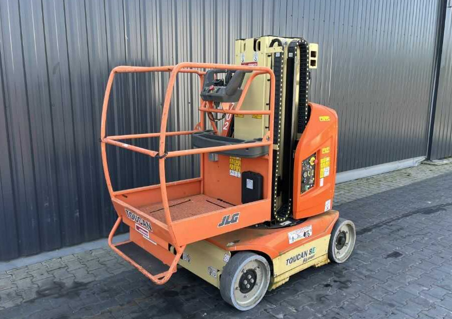 JLG Toucan 8E - Вертикальный мачтовый подъемник: фото 1 JLG Toucan 8E - Вертикальный мачтовый подъемник: фото 1