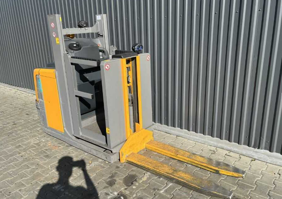 Jungheinrich EKS110 - Сборщик заказов: фото 3 Jungheinrich EKS110 - Сборщик заказов: фото 3