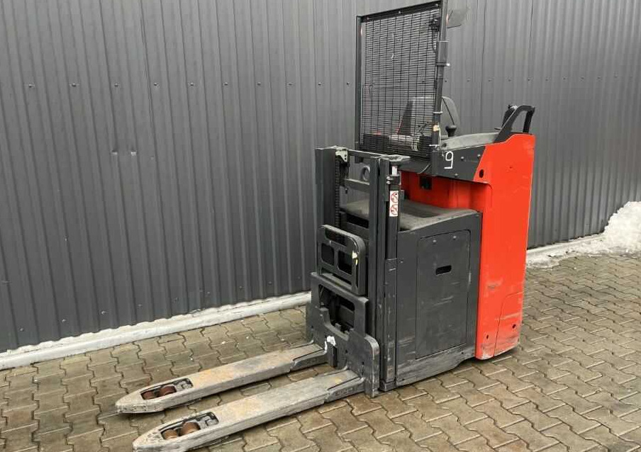 Linde D12S - Штабелер: фото 1 Linde D12S - Штабелер: фото 1