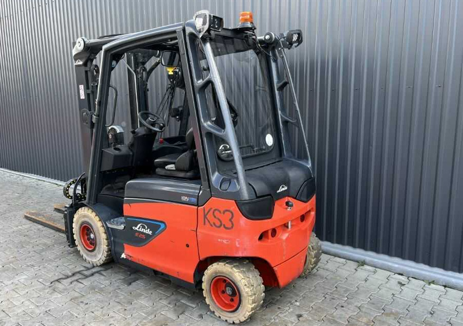 Linde E25-01 - Электропогрузчик: фото 3 Linde E25-01 - Электропогрузчик: фото 3