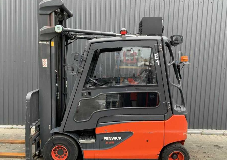 Linde E25L-02 - Электропогрузчик: фото 2 Linde E25L-02 - Электропогрузчик: фото 2