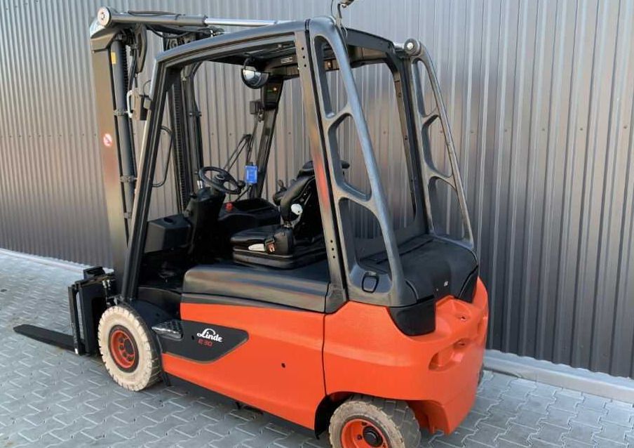 Linde E30L-01 - Электропогрузчик: фото 3 Linde E30L-01 - Электропогрузчик: фото 3