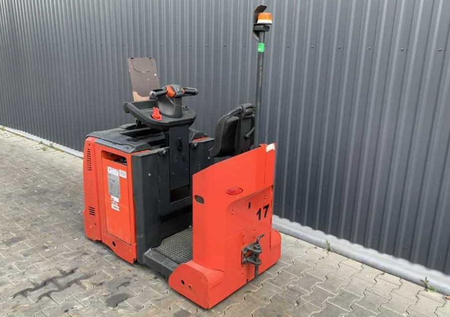 Linde P30C - Складской тягач: фото 3 Linde P30C - Складской тягач: фото 3