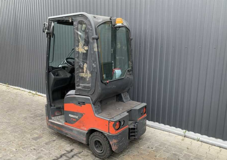 Linde P60 - Складской тягач: фото 3 Linde P60 - Складской тягач: фото 3