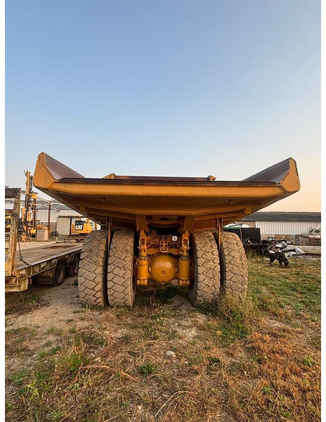 Внедорожный самосвал Caterpillar 769D: фото 6