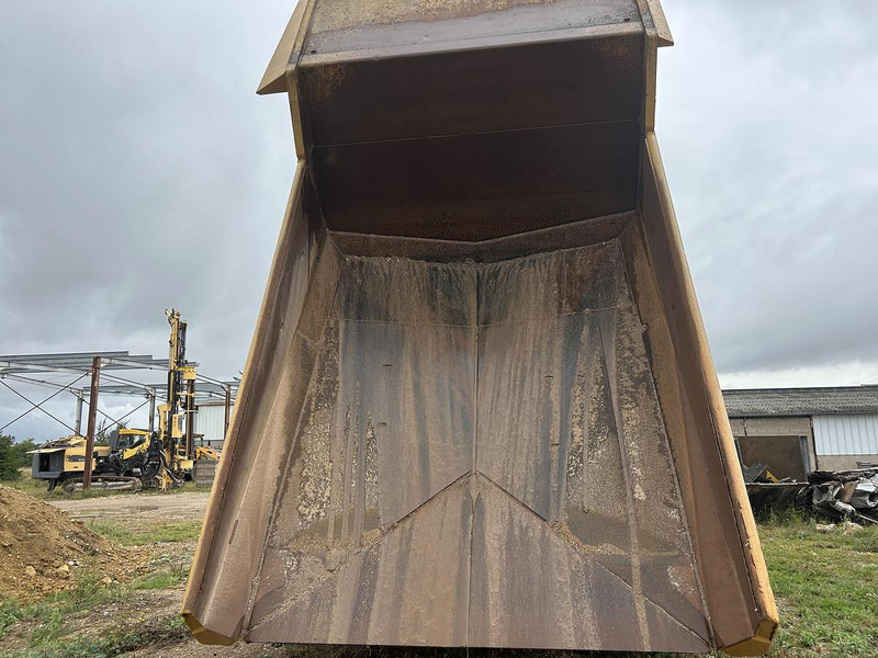 Внедорожный самосвал Caterpillar 769D: фото 12