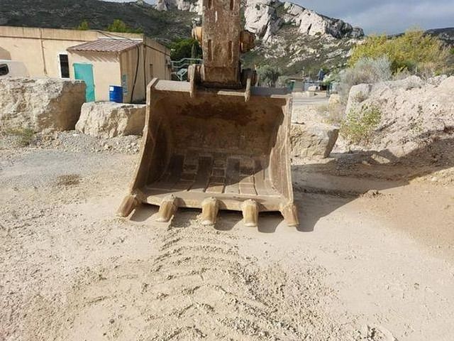 Liebherr SW77 - R954C - Ковш для экскаватора: фото 1 Liebherr SW77 - R954C - Ковш для экскаватора: фото 1