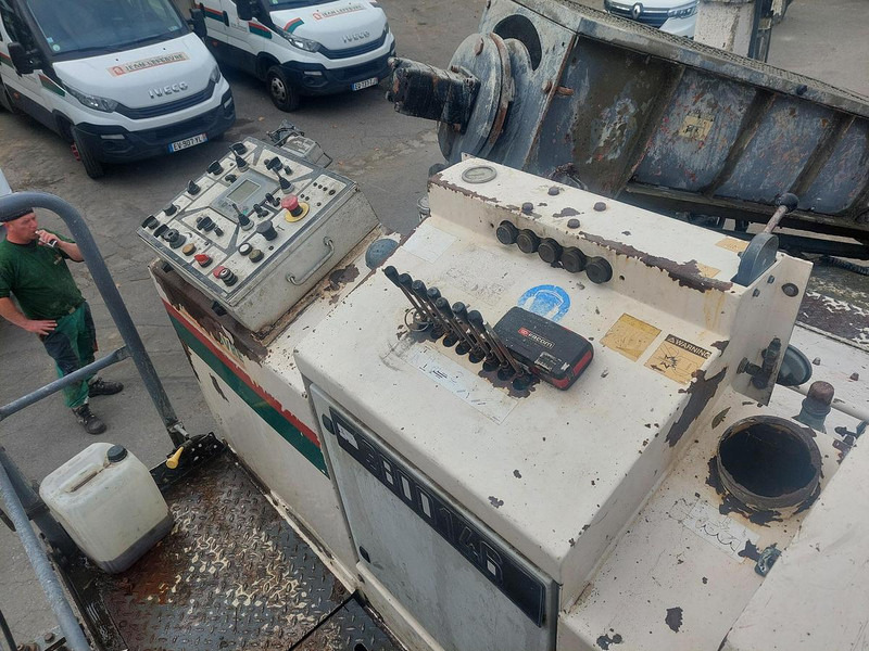 Wirtgen SP150F - Оборудование для бетонных работ: фото 1 Wirtgen SP150F - Оборудование для бетонных работ: фото 1