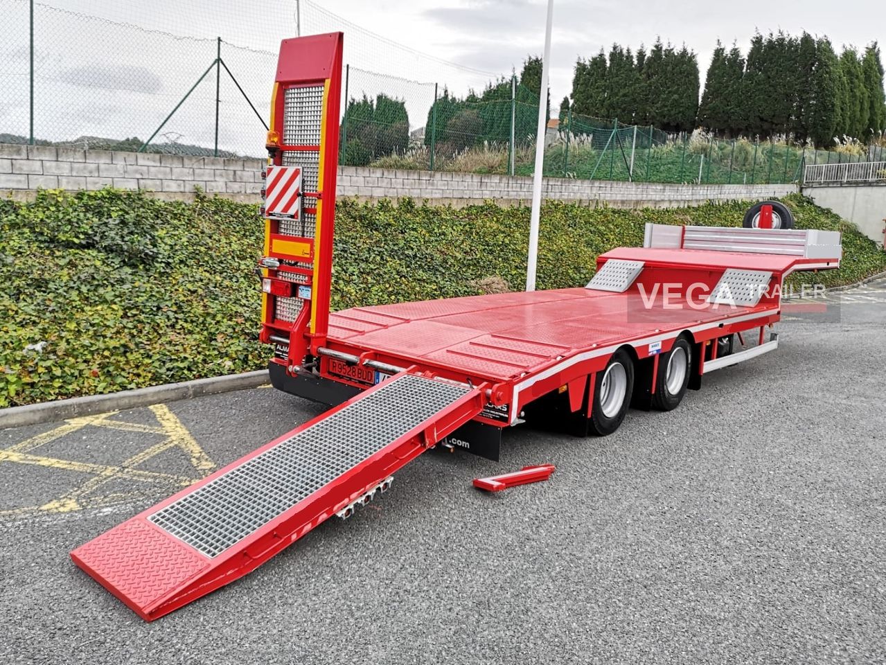 Низкорамный полуприцеп 2 Axle Lowloader: фото 11 Низкорамный полуприцеп 2 Axle Lowloader: фото 11