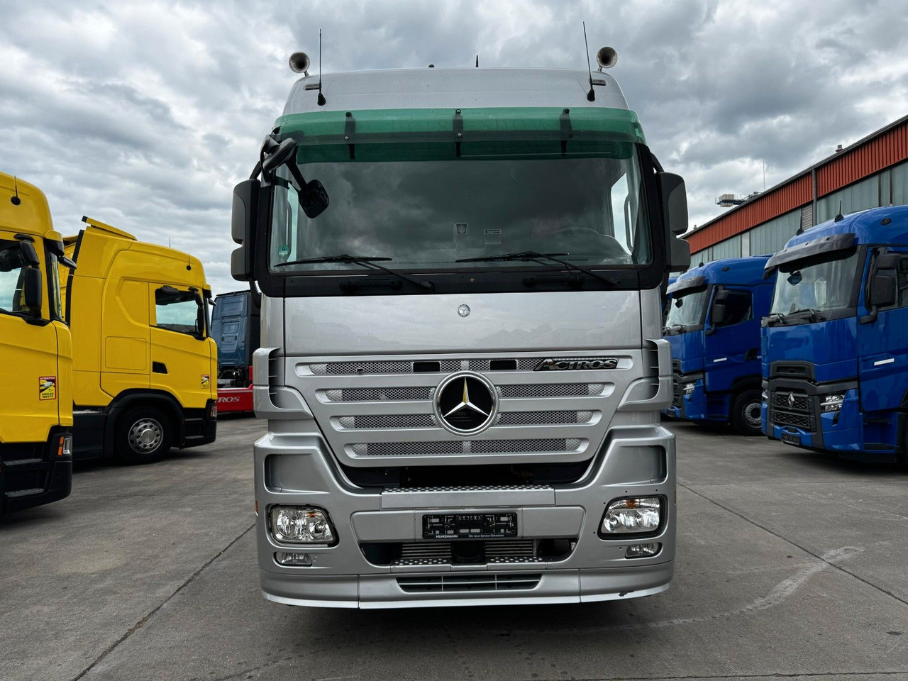Mercedes-Benz ACTROS 1844 * AUTOMATIK * TOP * NEUE REIFEN - Тягач: фото 2 Mercedes-Benz ACTROS 1844 * AUTOMATIK * TOP * NEUE REIFEN - Тягач: фото 2