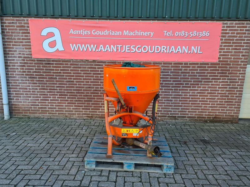 Stoll - Разбрасыватель песка/ Соли: фото 1 Stoll - Разбрасыватель песка/ Соли: фото 1