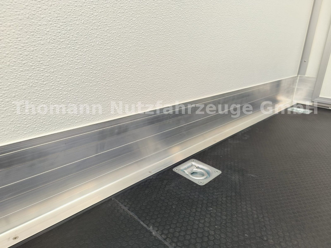 Peugeot Boxer Premium Koffer Extra Tief mit Klappe ! - Малотоннажный фургон: фото 2 Peugeot Boxer Premium Koffer Extra Tief mit Klappe ! - Малотоннажный фургон: фото 2