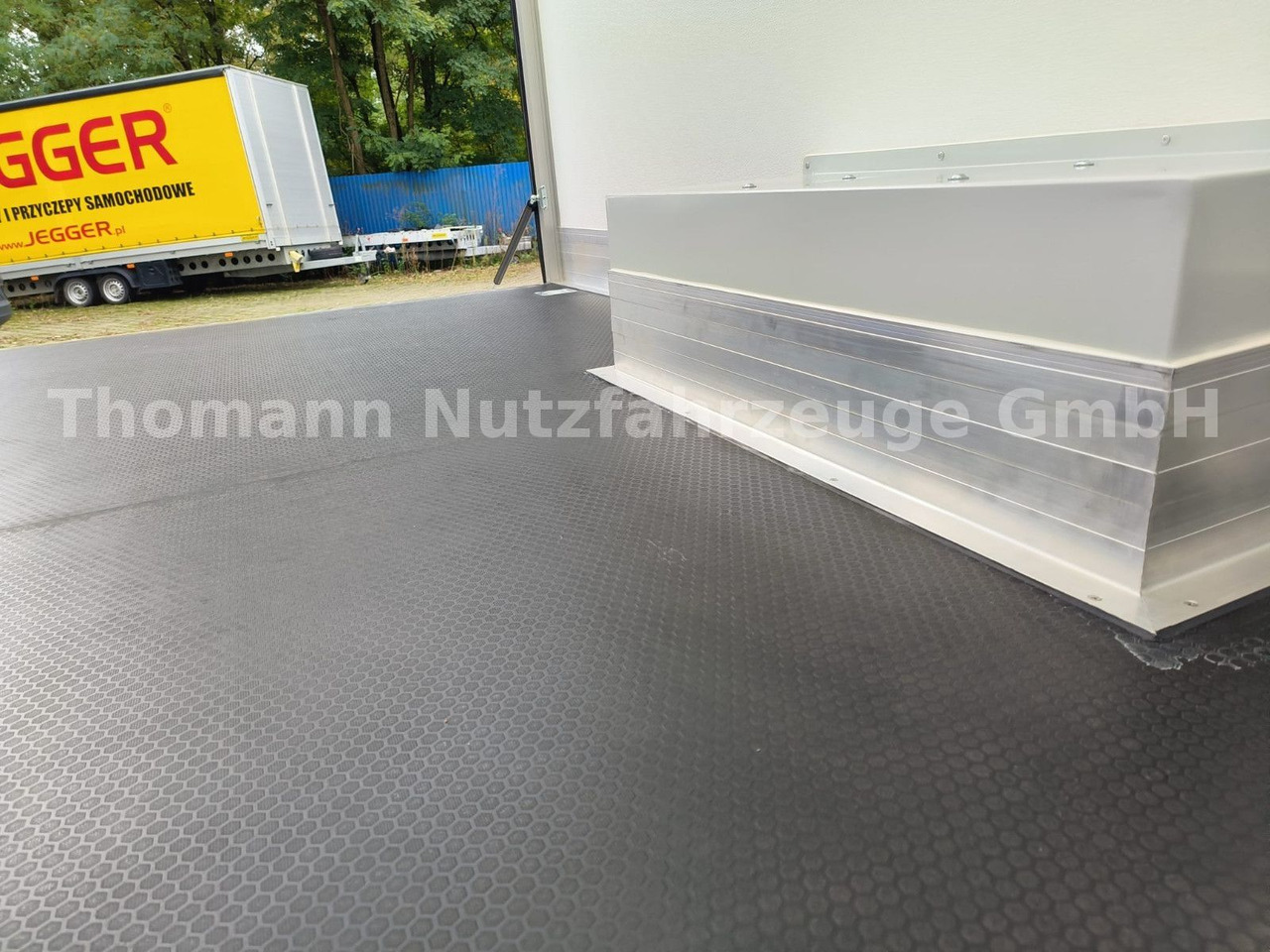 Peugeot Boxer Premium Koffer Extra Tief mit Klappe ! - Малотоннажный фургон: фото 3 Peugeot Boxer Premium Koffer Extra Tief mit Klappe ! - Малотоннажный фургон: фото 3