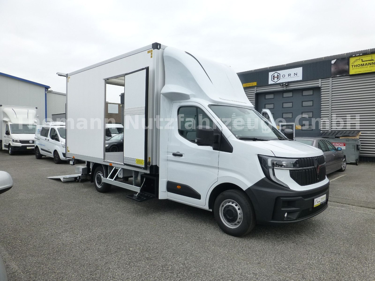 Renault NEW Master 2025 Koffer mit BÄR Ladebordwand - Малотоннажный фургон: фото 4 Renault NEW Master 2025 Koffer mit BÄR Ladebordwand - Малотоннажный фургон: фото 4