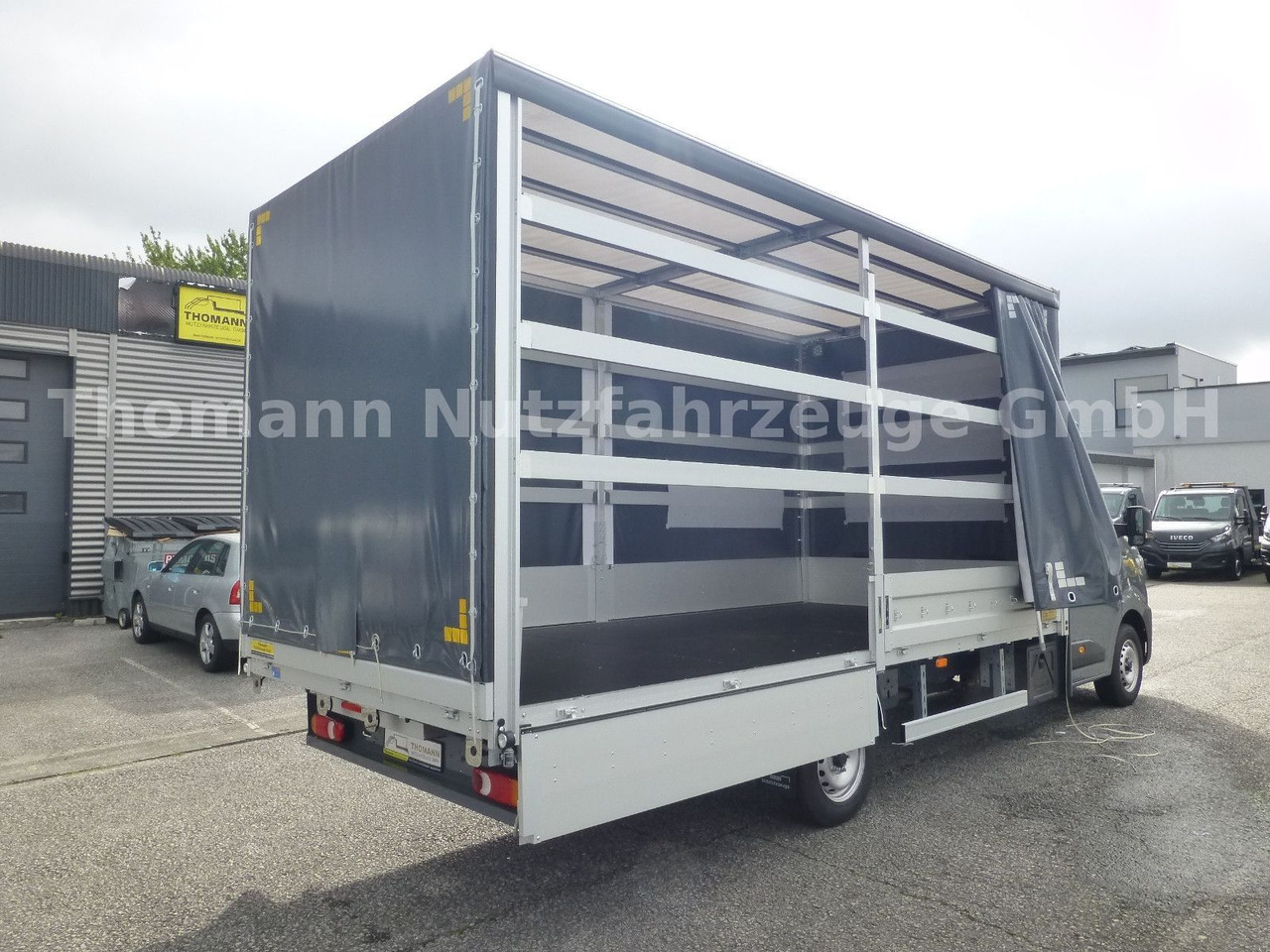 Тентованный фургон Renault NEW Master Pritsche Plane Premium 2025: фото 8