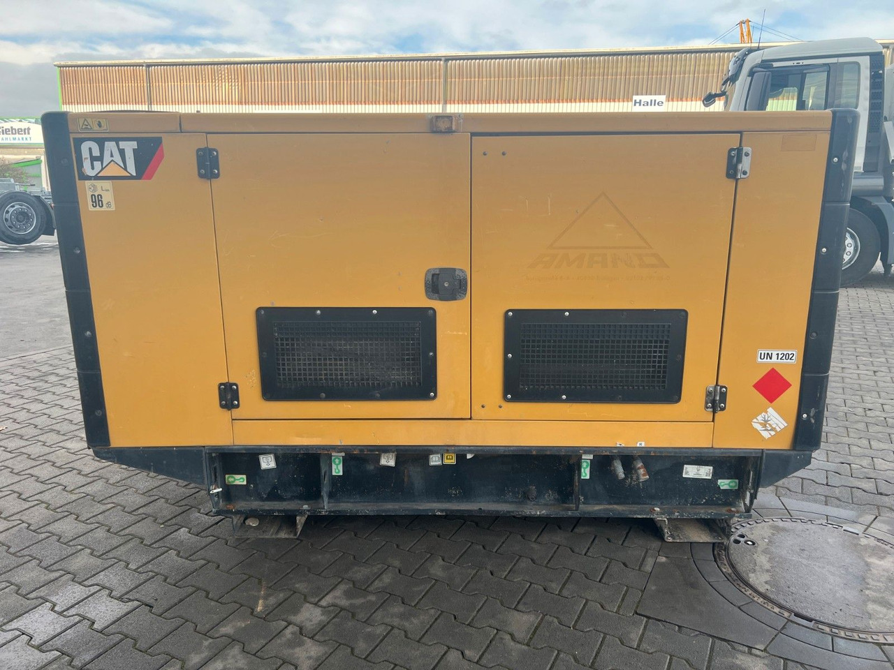 CAT DE88E3 / Stromerzeuger / 80KVA / 2015 / 14.180h - Электрогенератор: фото 5 CAT DE88E3 / Stromerzeuger / 80KVA / 2015 / 14.180h - Электрогенератор: фото 5