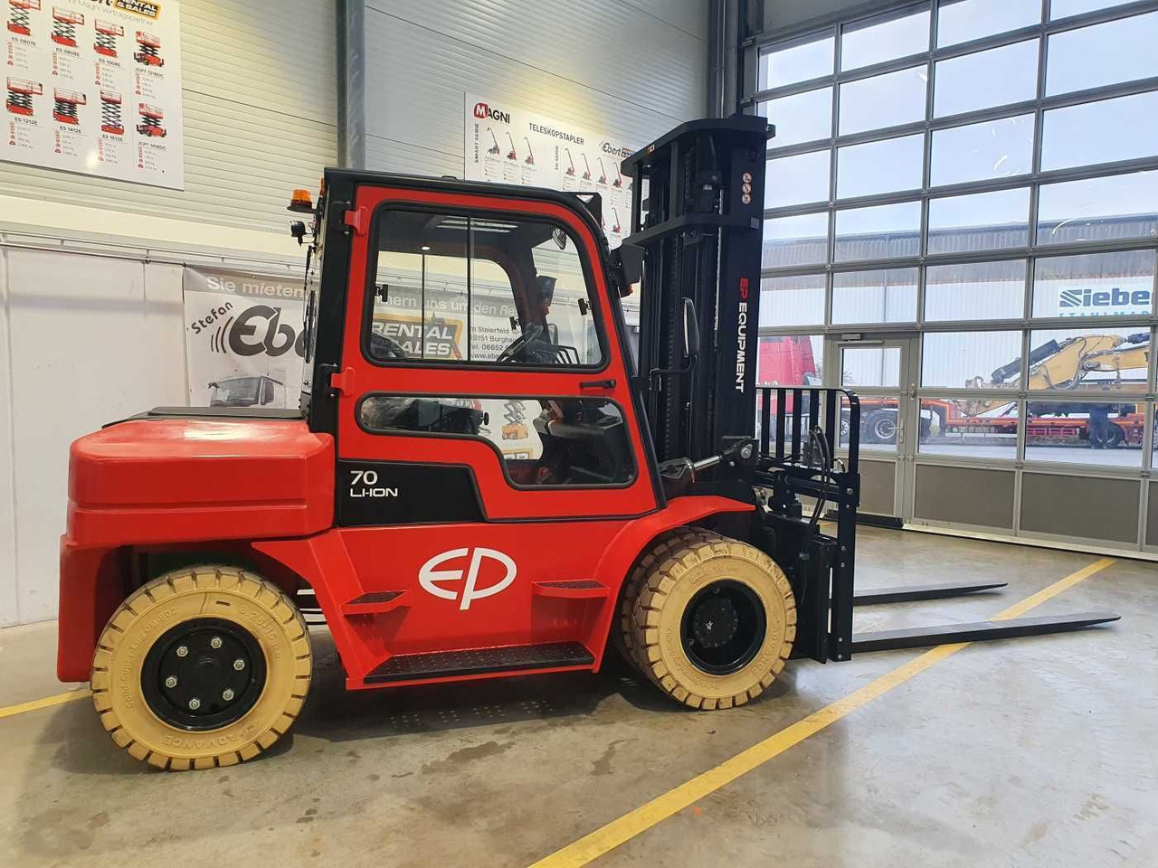 EP Equipment EFL 702 / 7T / Triplex: 5,40m / ZVG - Электропогрузчик: фото 5 EP Equipment EFL 702 / 7T / Triplex: 5,40m / ZVG - Электропогрузчик: фото 5