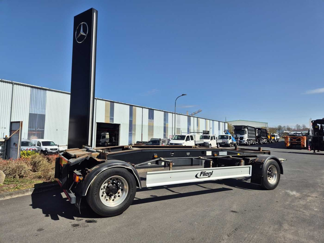 Fliegl ZPS180 Abroll-Container Tropper Pellet-Silo 22m³ Fliegl ZPS180 Abroll-Container Tropper Pellet-Silo 22m³ - Прицеп мультилифт/ Бункеровоз: фото 4 Fliegl ZPS180 Abroll-Container Tropper Pellet-Silo 22m³ Fliegl ZPS180 Abroll-Container Tropper Pellet-Silo 22m³ - Прицеп мультилифт/ Бункеровоз: фото 4