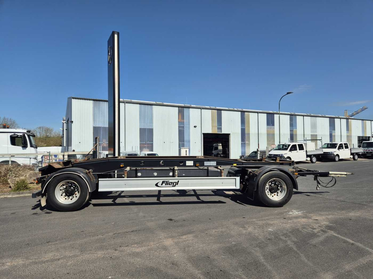 Fliegl ZPS180 Abroll-Container Tropper Pellet-Silo 22m³ Fliegl ZPS180 Abroll-Container Tropper Pellet-Silo 22m³ - Прицеп мультилифт/ Бункеровоз: фото 5 Fliegl ZPS180 Abroll-Container Tropper Pellet-Silo 22m³ Fliegl ZPS180 Abroll-Container Tropper Pellet-Silo 22m³ - Прицеп мультилифт/ Бункеровоз: фото 5