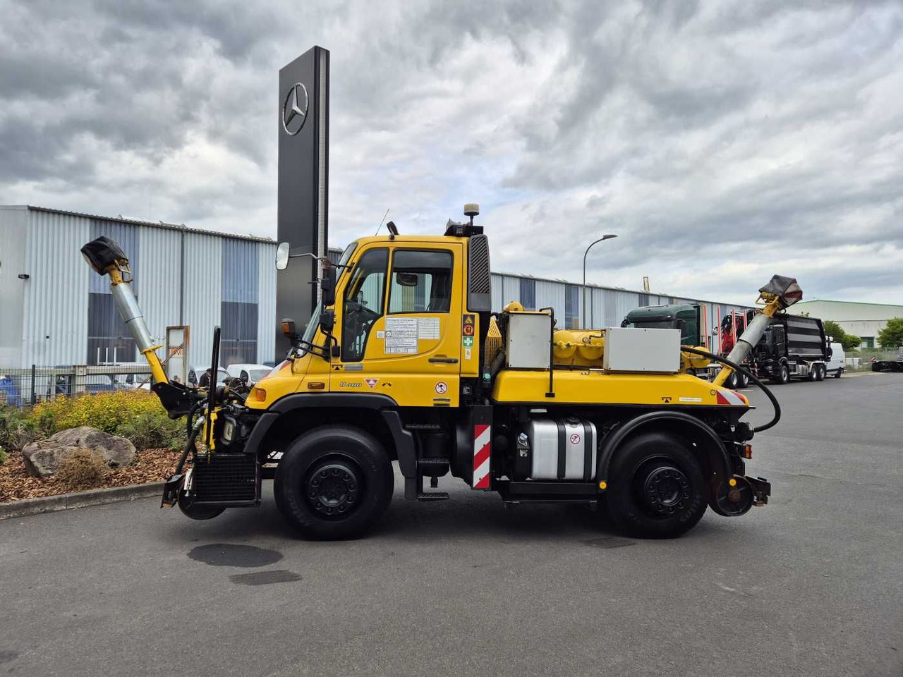 Mercedes-Benz Unimog U400 4x4 Zweiwege ZAGRO 800t/52 Achsen - Грузовик: фото 4 Mercedes-Benz Unimog U400 4x4 Zweiwege ZAGRO 800t/52 Achsen - Грузовик: фото 4
