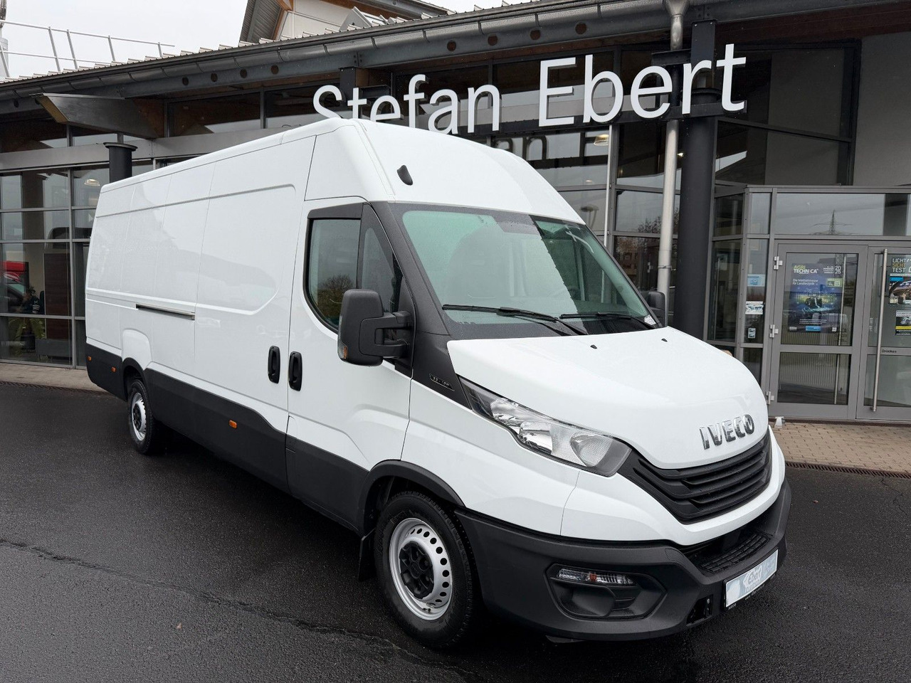 Iveco Daily 35S16 V *Klima*R4.100mm* - Цельнометаллический фургон: фото 1 Iveco Daily 35S16 V *Klima*R4.100mm* - Цельнометаллический фургон: фото 1