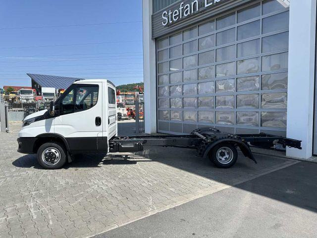 Iveco Daily 50C18 H 3.0L *R4.350mm*Klima* - Грузовик-шасси: фото 2 Iveco Daily 50C18 H 3.0L *R4.350mm*Klima* - Грузовик-шасси: фото 2