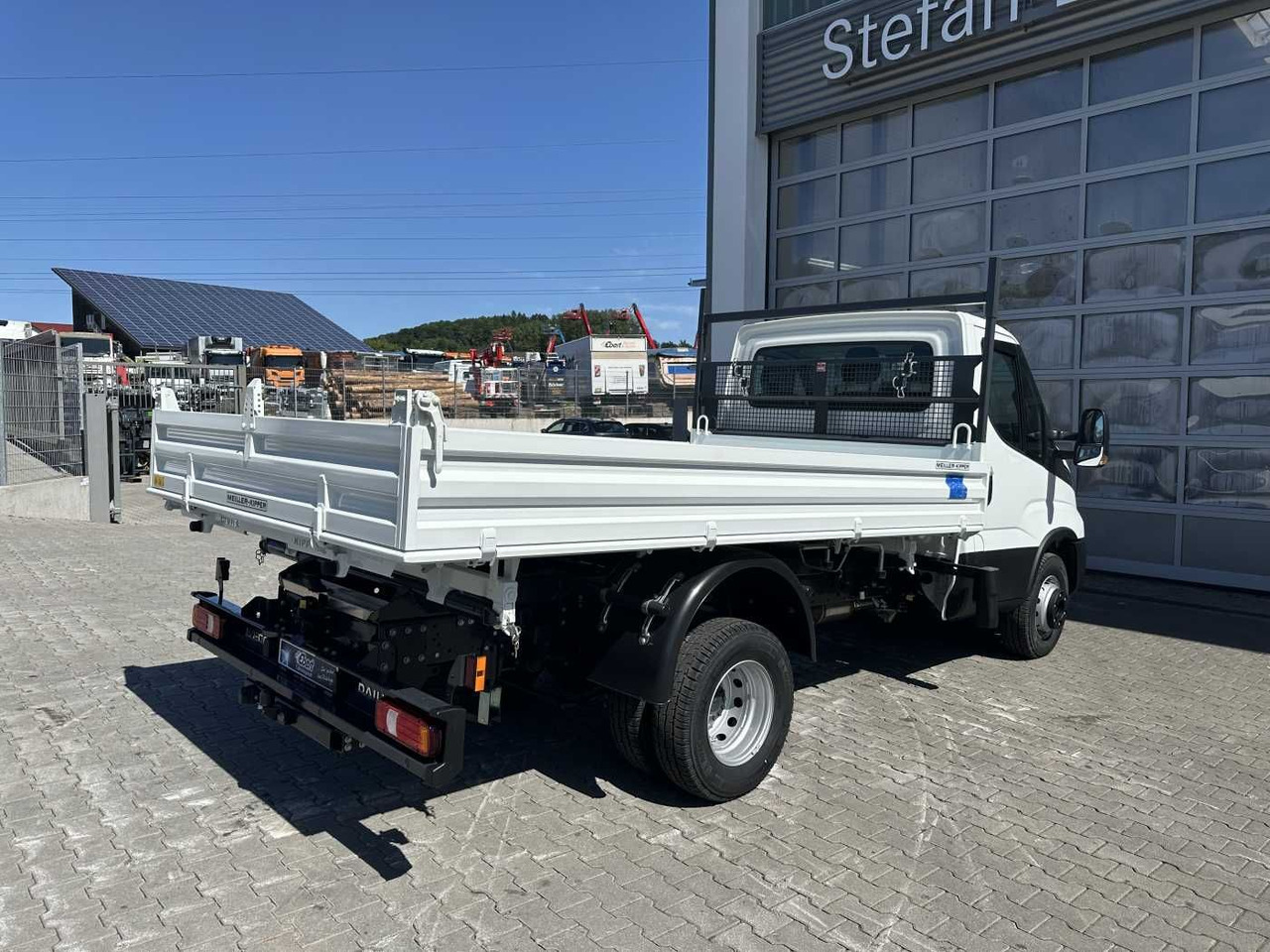 Iveco Daily 60C18H Kipper *R3.450mm*Kamera*2xAHK* - Малотоннажный самосвал: фото 4 Iveco Daily 60C18H Kipper *R3.450mm*Kamera*2xAHK* - Малотоннажный самосвал: фото 4