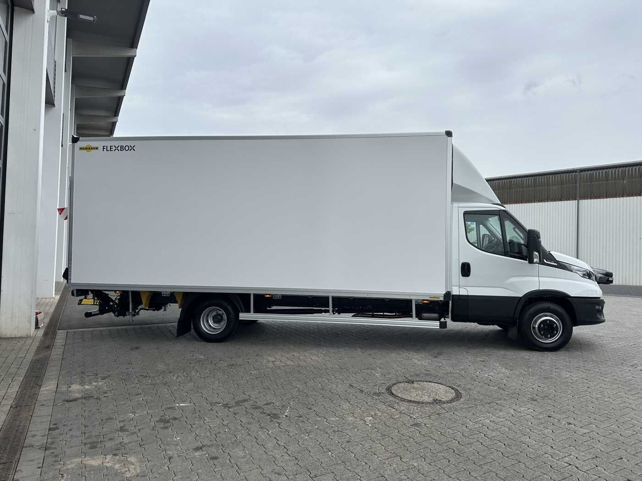 Iveco Daily 70C18 HA8 *R5.100mm*LBW*Luft*Automatik* - Малотоннажный фургон: фото 4 Iveco Daily 70C18 HA8 *R5.100mm*LBW*Luft*Automatik* - Малотоннажный фургон: фото 4