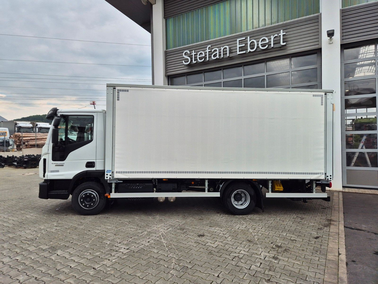 Iveco Eurocargo ML120EL25/P Böse Schiebeplanen LBW AHK - Грузовик для перевозки напитков: фото 5 Iveco Eurocargo ML120EL25/P Böse Schiebeplanen LBW AHK - Грузовик для перевозки напитков: фото 5