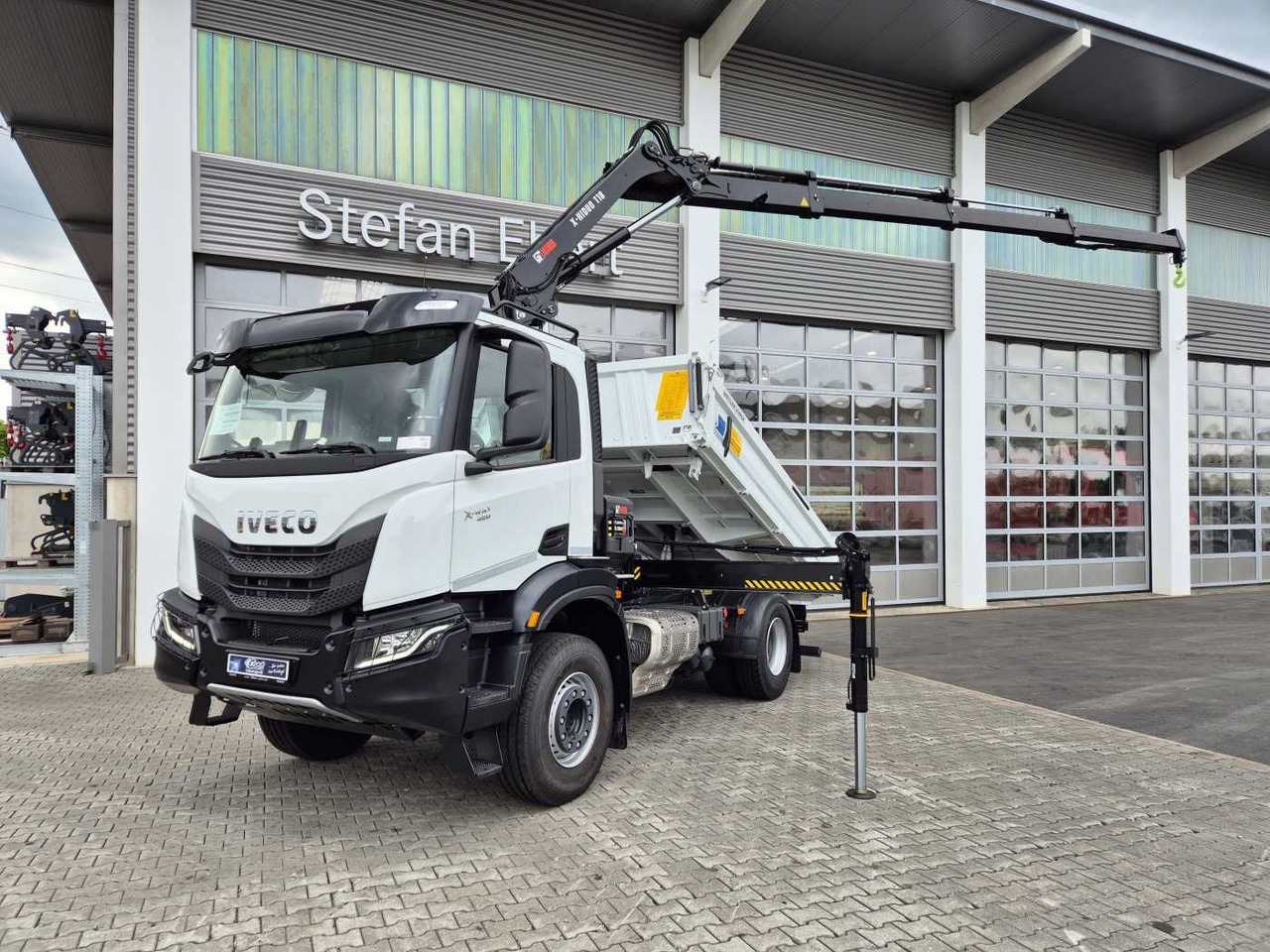 Iveco X-Way AD200X42/P HR OFF Hiab X-HIDUO 118E-3 Funk - Самосвал, Автоманипулятор: фото 1 Iveco X-Way AD200X42/P HR OFF Hiab X-HIDUO 118E-3 Funk - Самосвал, Автоманипулятор: фото 1