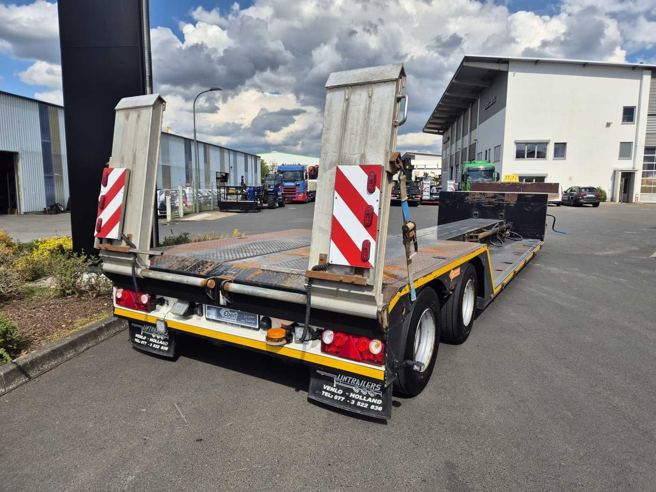 LinTrailers S2A 14 LSDN Teleskopierbar BPW-Achsen 57.000km - Низкорамный полуприцеп: фото 2 LinTrailers S2A 14 LSDN Teleskopierbar BPW-Achsen 57.000km - Низкорамный полуприцеп: фото 2
