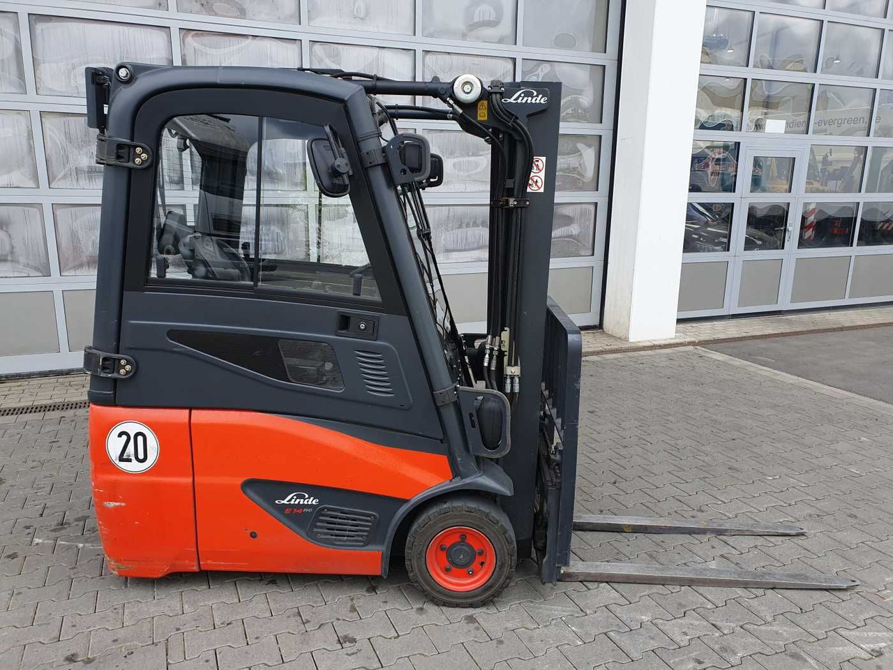 Linde E14 - 02 / Triplex: 4.00m! / SS / nur 1.777h! - Электропогрузчик: фото 2 Linde E14 - 02 / Triplex: 4.00m! / SS / nur 1.777h! - Электропогрузчик: фото 2