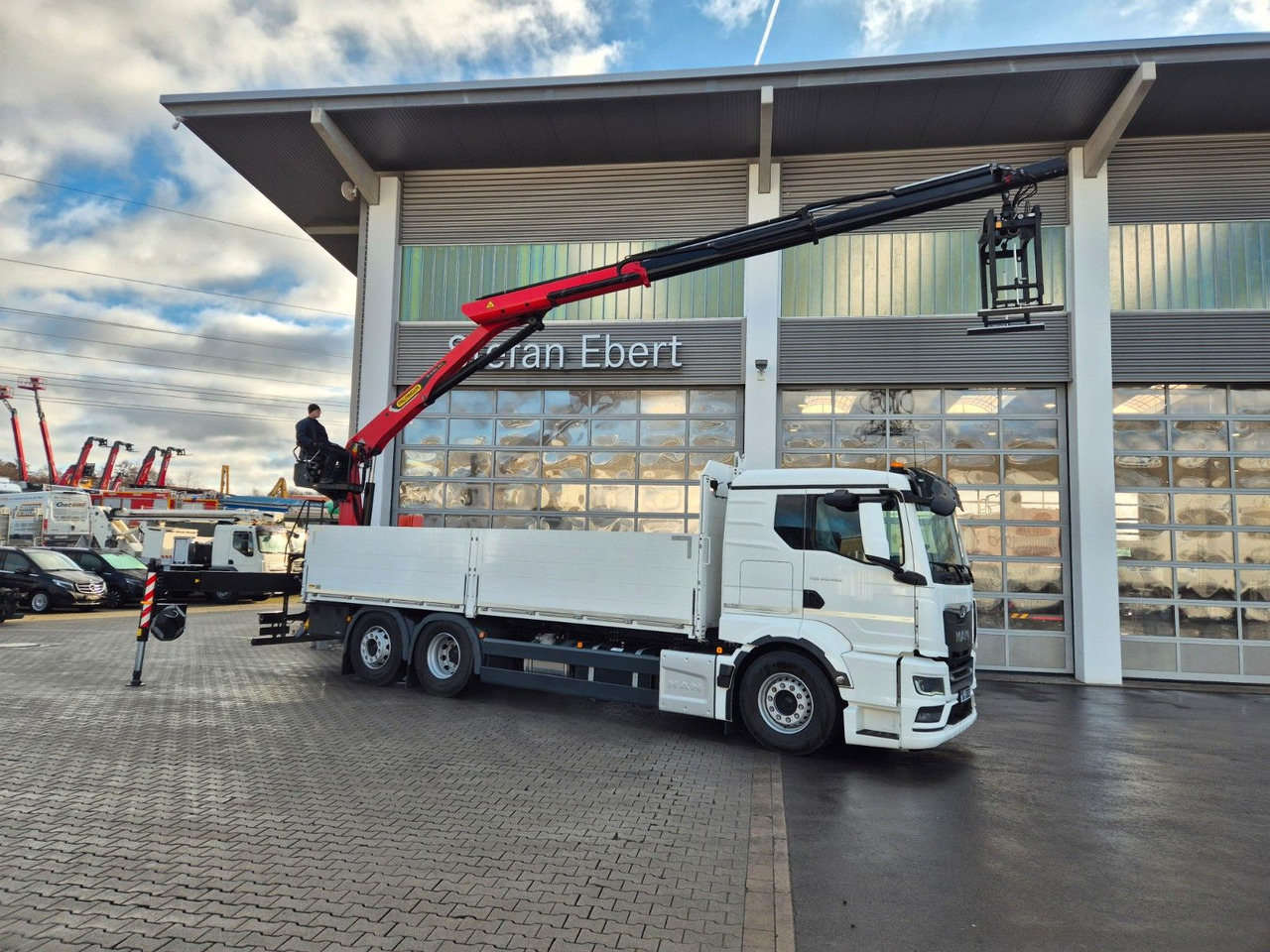 Грузовик бортовой/ Платформа, Автоманипулятор MAN TGS 26.470 6x2-4 LL Baustoff Palfinger PK20.501L: фото 11