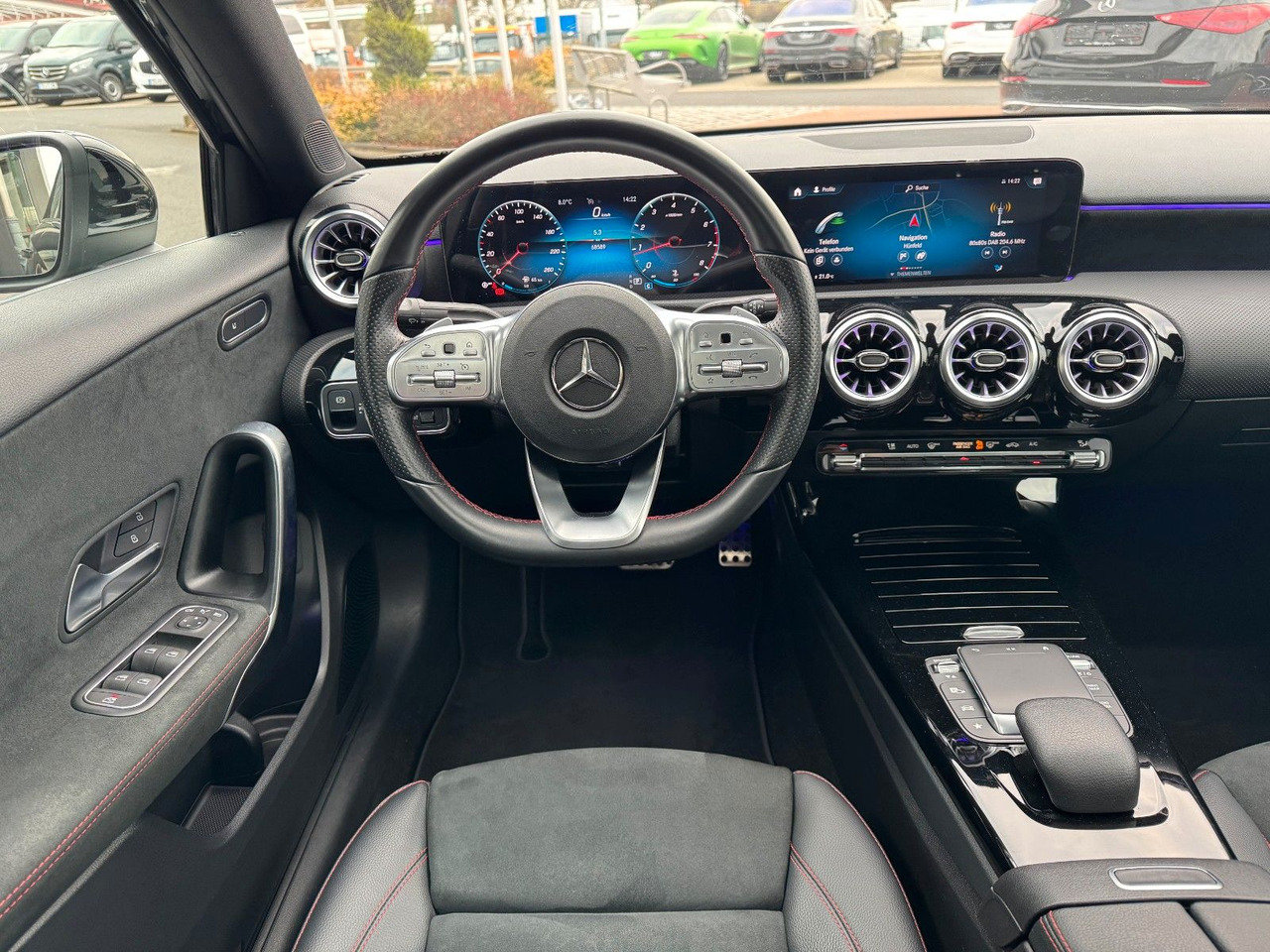 Седан Mercedes-Benz A 200 AMG 19"+Ambiente+R-Kamera+Pano+LED+MBUX: фото 16 Седан Mercedes-Benz A 200 AMG 19"+Ambiente+R-Kamera+Pano+LED+MBUX: фото 16