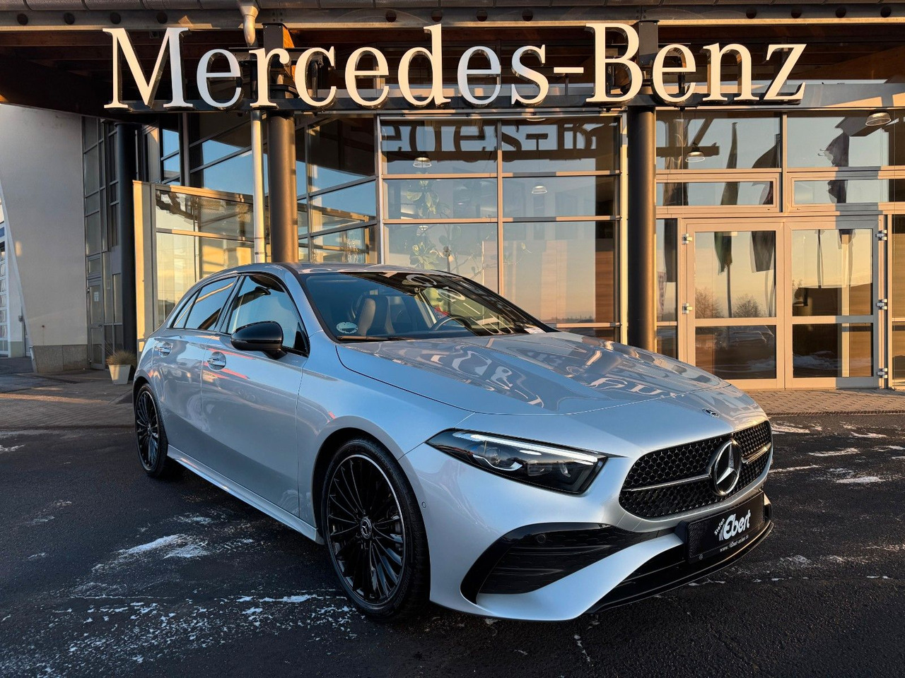 Mercedes-Benz A 200 AMG+Ambiente+MultiBeam+RKamera+Night+19´ - Седан: фото 2 Mercedes-Benz A 200 AMG+Ambiente+MultiBeam+RKamera+Night+19´ - Седан: фото 2