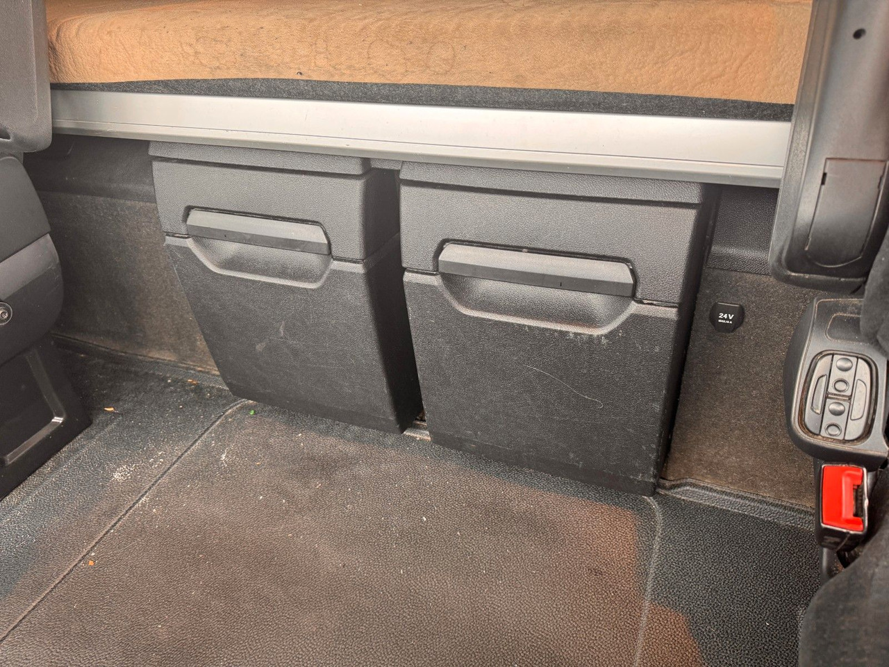 Тентованный грузовик Mercedes-Benz Actros 2542 LnR 6x2 Retarder Standklima: фото 20