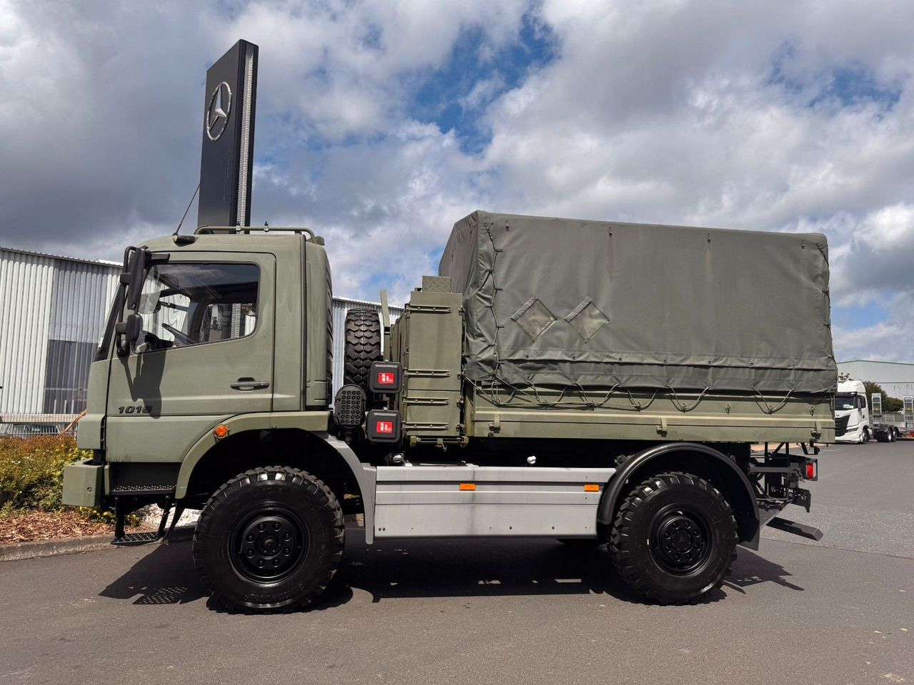 Mercedes-Benz Atego 1018 A 4x4 Singlebereifung 7 Stück vorh. - Грузовик бортовой/ Платформа: фото 4 Mercedes-Benz Atego 1018 A 4x4 Singlebereifung 7 Stück vorh. - Грузовик бортовой/ Платформа: фото 4