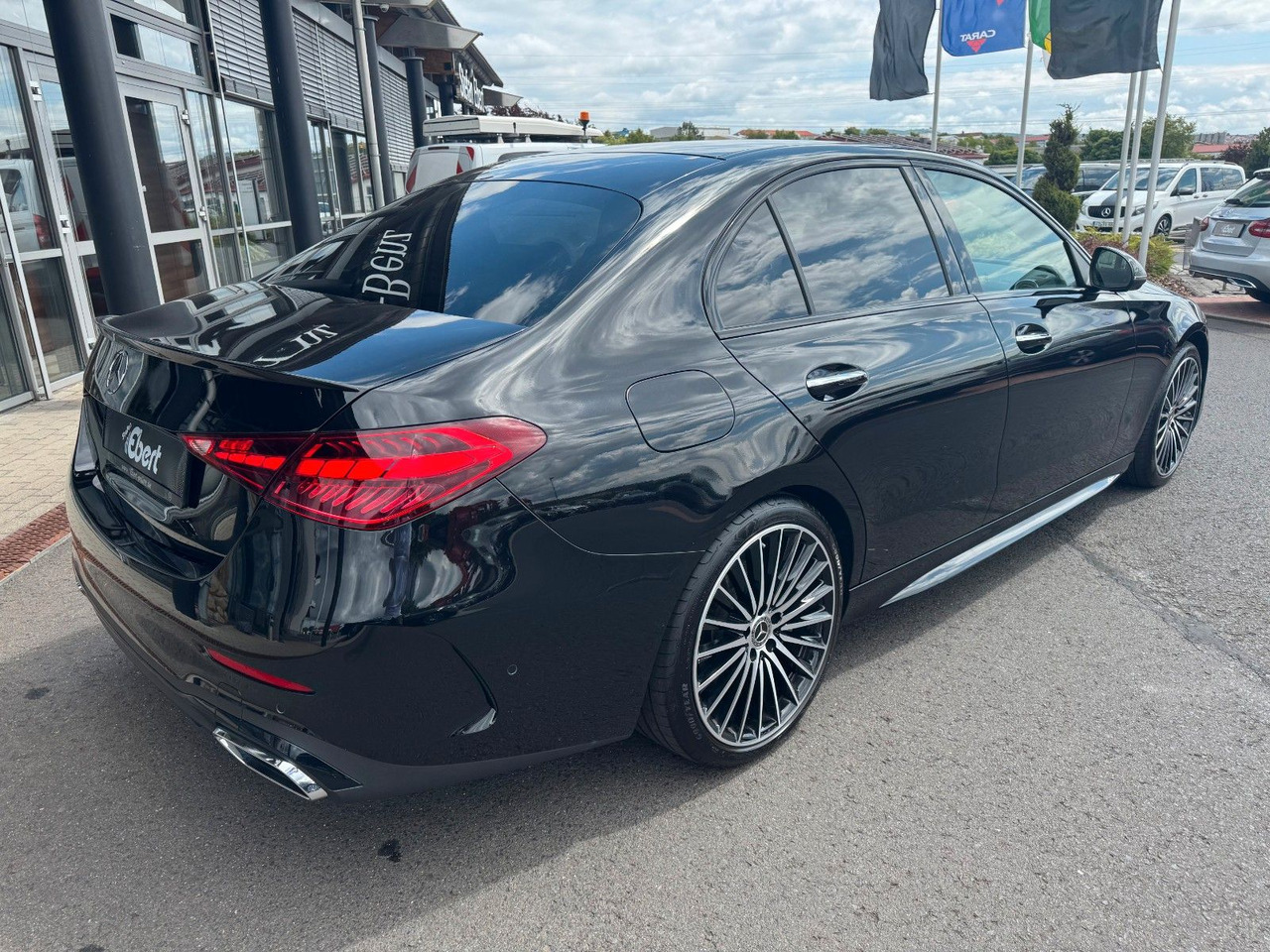 Mercedes-Benz C 300 AMG+DistrPlus+360+SportfahrW+Night+19Zoll - Седан: фото 4 Mercedes-Benz C 300 AMG+DistrPlus+360+SportfahrW+Night+19Zoll - Седан: фото 4