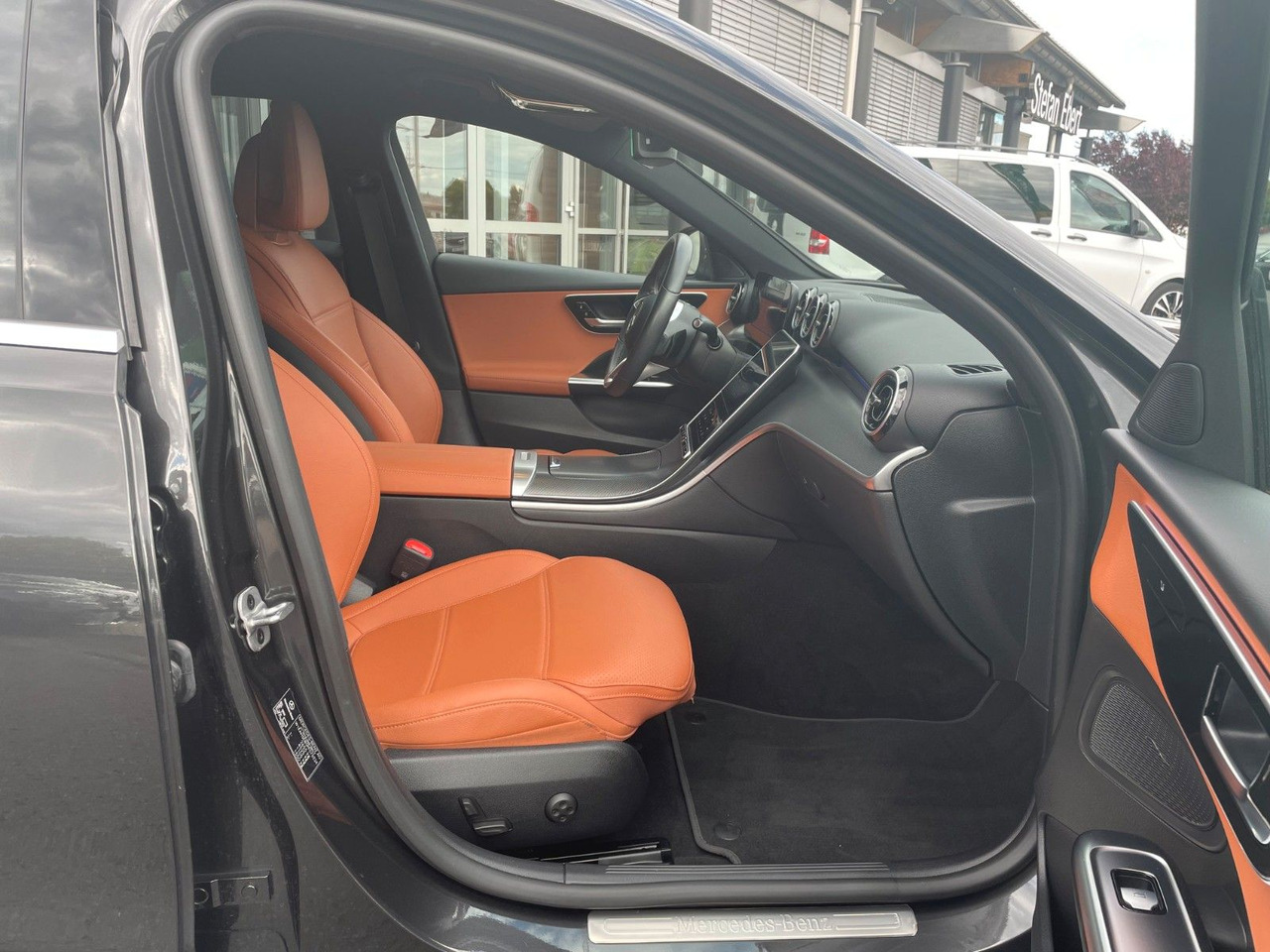 Mercedes-Benz C 300 e T AVANTGARDE R-Kamera+TOTW+Carplay - Универсал: фото 4 Mercedes-Benz C 300 e T AVANTGARDE R-Kamera+TOTW+Carplay - Универсал: фото 4