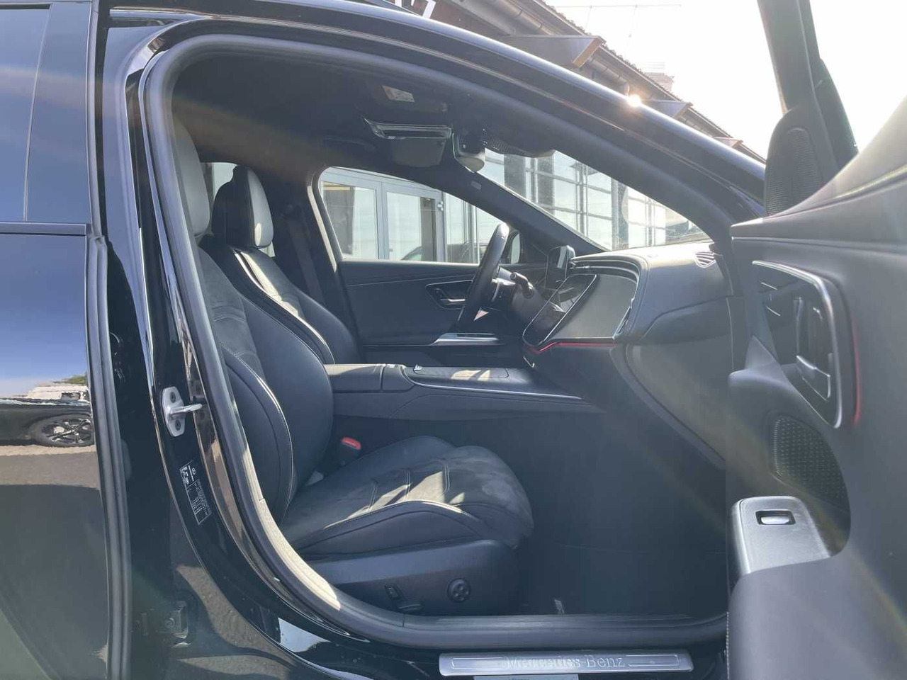 Универсал Mercedes-Benz E 220 d T AMG-Line AHK+Distr+R-Kamera +Ambiente+: фото 8