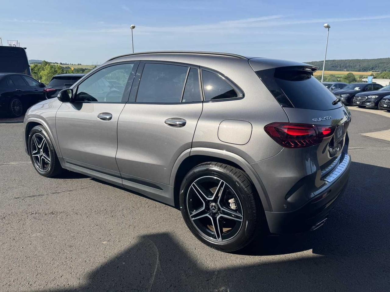 Mercedes-Benz GLA 200d 4M AMG+Pano+Distr+Ambiente+ - Внедорожник: фото 3 Mercedes-Benz GLA 200d 4M AMG+Pano+Distr+Ambiente+ - Внедорожник: фото 3